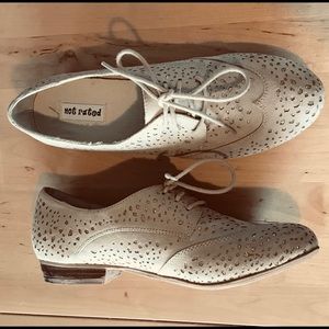 Cute Cream suede/ Gold sparkle Oxford Flat Size 7